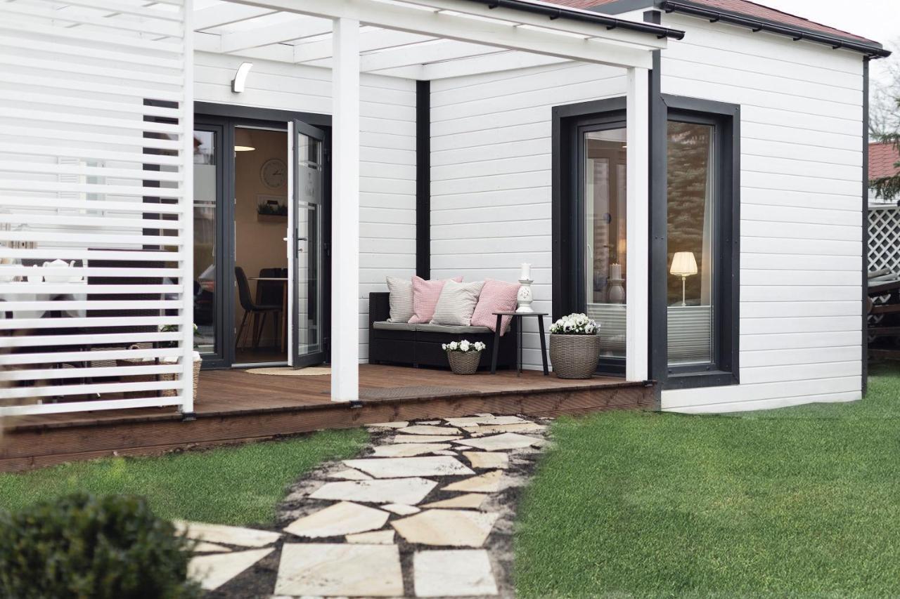 Apartamenty "La Villa" Z Klimatyzacja, Ogrodem, Parkingiem, Blisko Centrum Kudowa Zdroj Luaran gambar