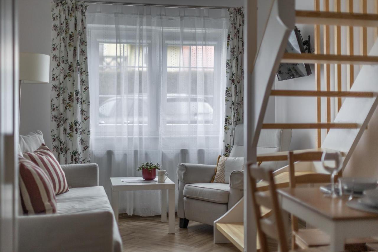 Apartamenty "La Villa" Z Klimatyzacja, Ogrodem, Parkingiem, Blisko Centrum Kudowa Zdroj Luaran gambar