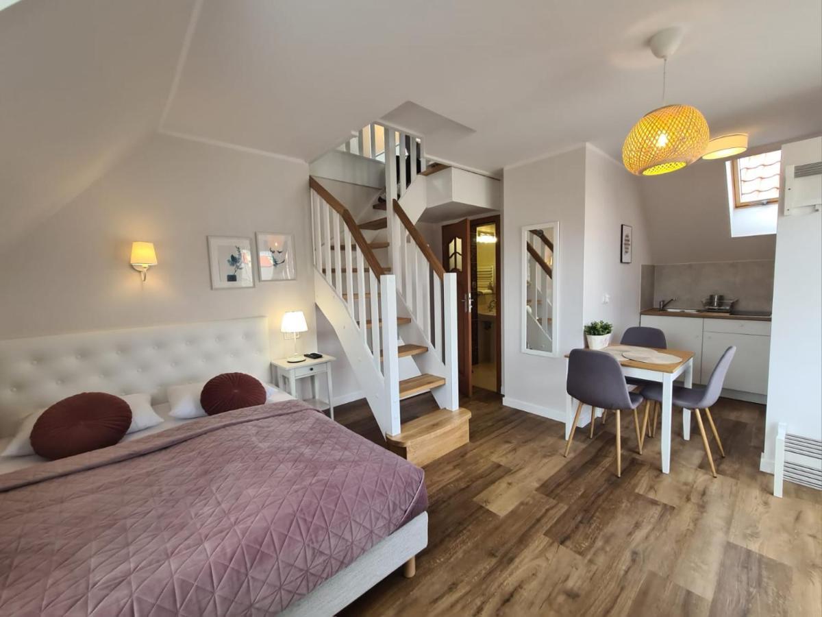 Apartamenty "La Villa" Z Klimatyzacja, Ogrodem, Parkingiem, Blisko Centrum Kudowa Zdroj Luaran gambar
