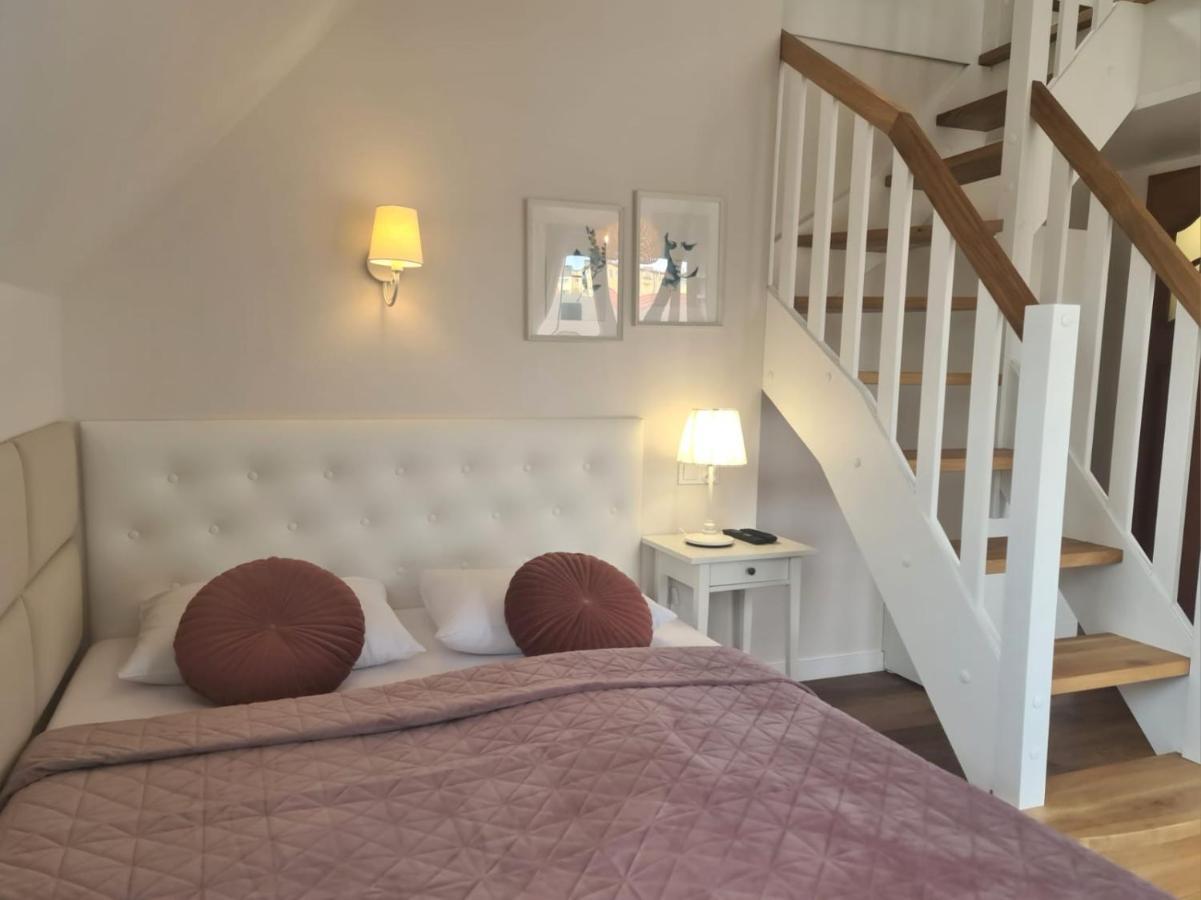 Apartamenty "La Villa" Z Klimatyzacja, Ogrodem, Parkingiem, Blisko Centrum Kudowa Zdroj Luaran gambar