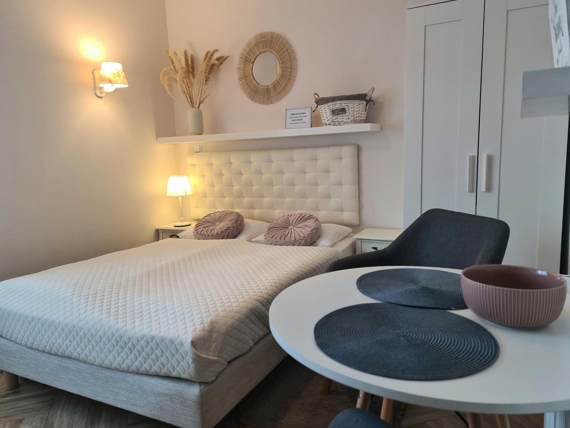 Apartamenty "La Villa" Z Klimatyzacja, Ogrodem, Parkingiem, Blisko Centrum Kudowa Zdroj Luaran gambar