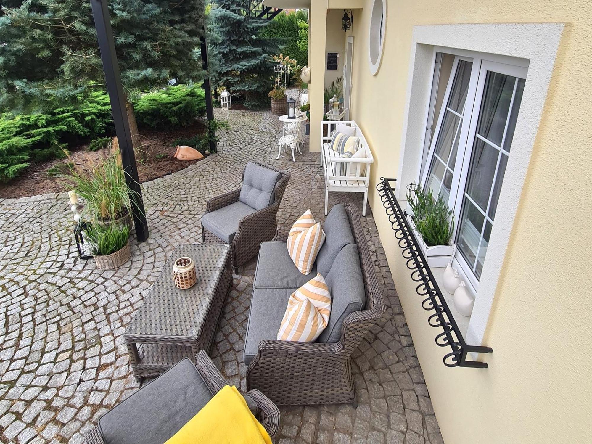 Apartamenty "La Villa" Z Klimatyzacja, Ogrodem, Parkingiem, Blisko Centrum Kudowa Zdroj Luaran gambar