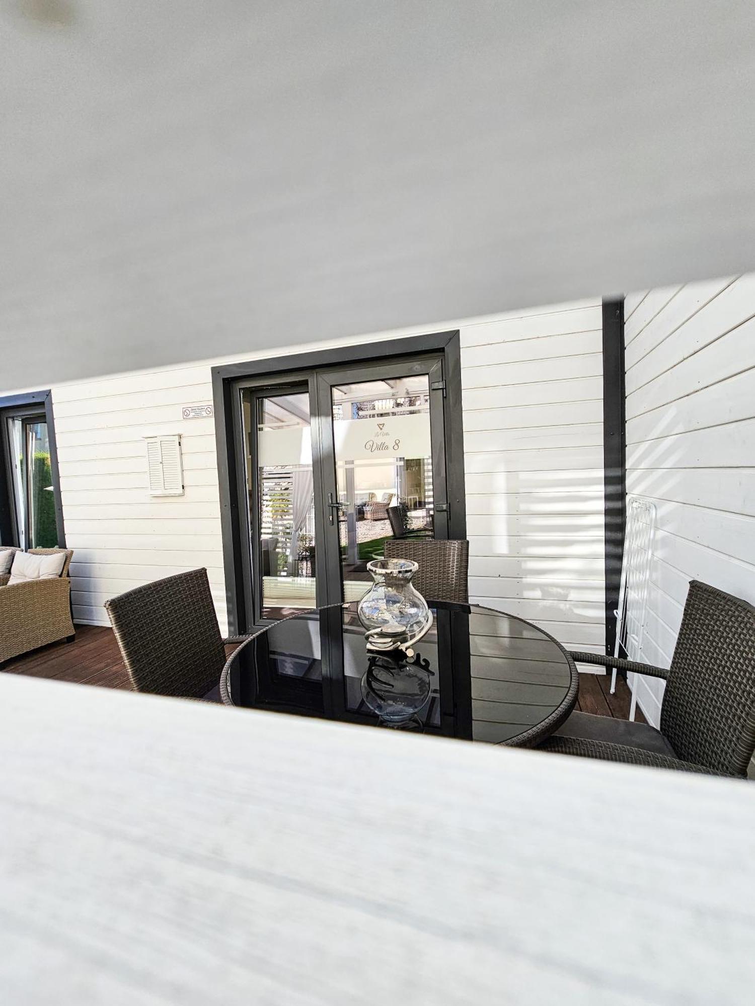 Apartamenty "La Villa" Z Klimatyzacja, Ogrodem, Parkingiem, Blisko Centrum Kudowa Zdroj Luaran gambar