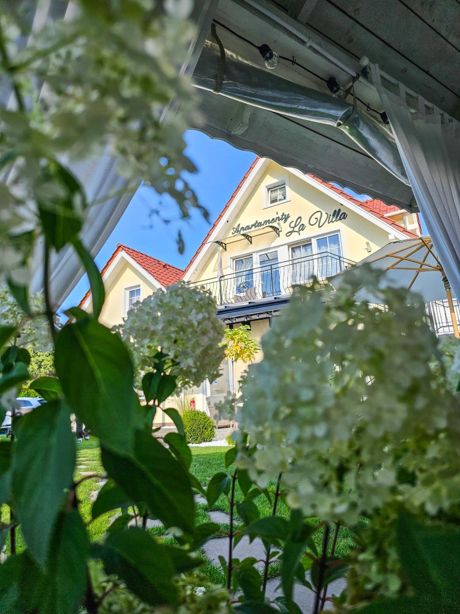 Apartamenty "La Villa" Z Klimatyzacja, Ogrodem, Parkingiem, Blisko Centrum Kudowa Zdroj Luaran gambar