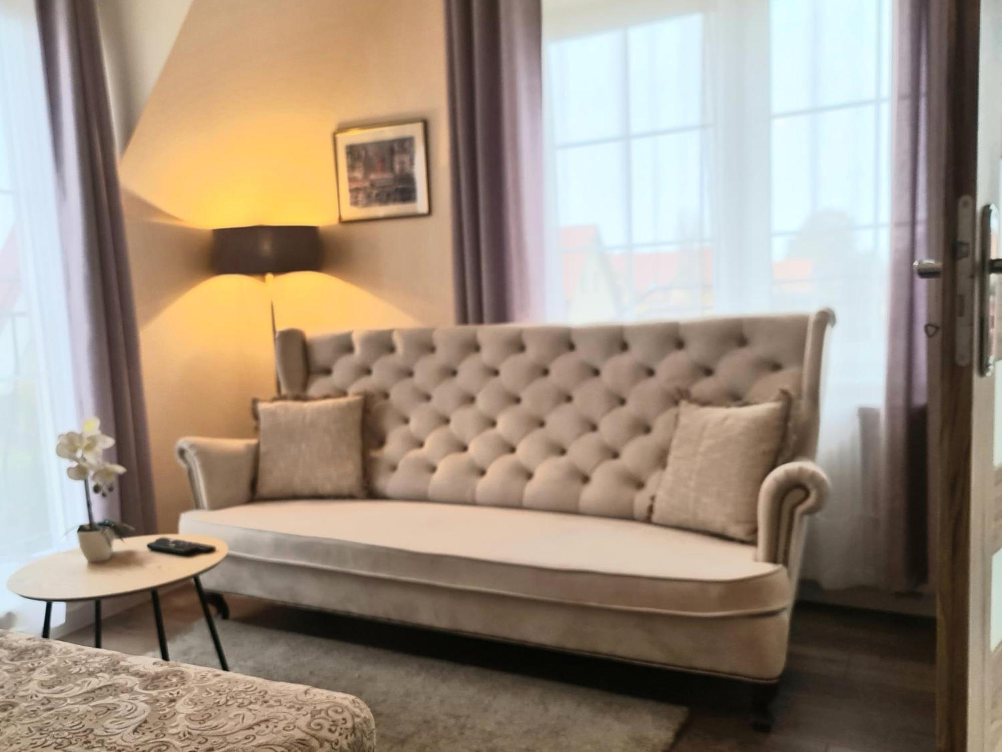 Apartamenty "La Villa" Z Klimatyzacja, Ogrodem, Parkingiem, Blisko Centrum Kudowa Zdroj Luaran gambar